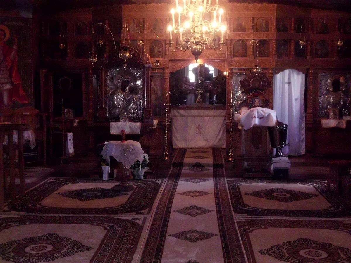 Interiorul bisericii